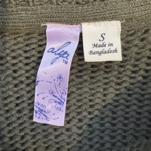 Alya Olive Green Elbow Patch Stripe Knit High-Lo Women’s Sweater (S) - Picture 6 of 7